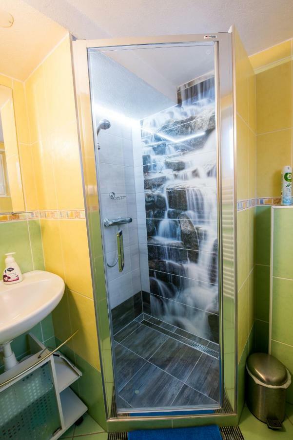 Privat Prima Hotel Liptovský Ján Eksteriør billede